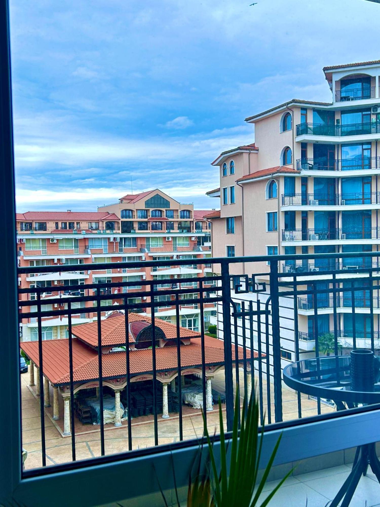 Karolina Apartment 65 Pantai Sunny Bagian luar foto